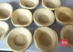 Illustration of how to make whole egg tarts without evaporated milk 1