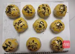 Illustration of how to make egg yolk cake 15