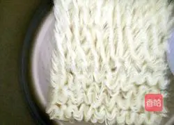 Illustration of how to make light cabbage pancake noodles (rice cooker version) 1