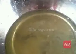 Illustration of how to make chiffon cupcakes 6