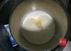 Illustration of how to make matcha honey bean towel roll 9