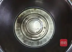 Illustration of how to make chiffon cake 3