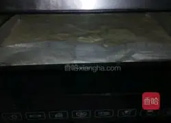 Illustration of how to make sponge raisin layer cake pieces 8