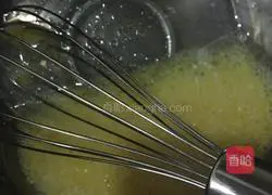 Illustration of how to make six-inch chiffon cake 2