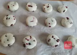 Illustration of how to make cranberry yam pancakes 9