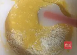 Illustration of how to make chive and meat floss cake rolls 3