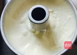 Illustration of how to make chiffon cake (18cm hollow mold) 18