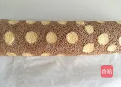 Illustration of how to make polka dot cake rolls 19