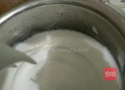 Illustration of how to make colorful cake rolls 5