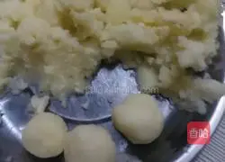 Illustration of how to make pan-fried potato pancakes 5