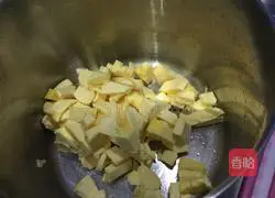 Illustration of how to make butter ring cookies 2