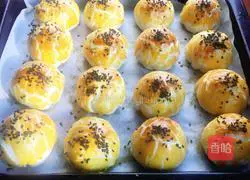 Illustration of how to make egg yolk cake 12