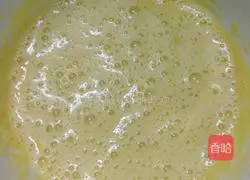 Illustration of how to make eight-inch cranberry chiffon cake 4