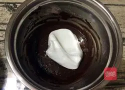 Illustration of how to make eight-inch cocoa chiffon cake 9