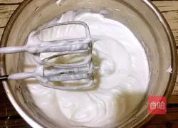 How to make two-color chiffon cake (eight inches) Illustration 8