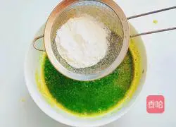 Natural pigmented spinach cake roll recipe 2