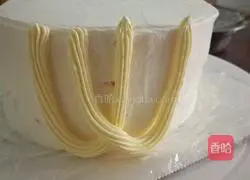 Illustration of how to make cream fruit cake 6