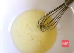 Illustration of how to make meat floss cake rolls 2