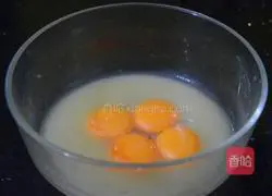 Illustration of how to make chiffon cake 4