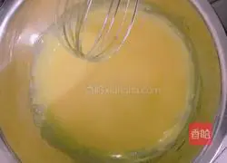 Illustration of how to make chiffon cake base 4