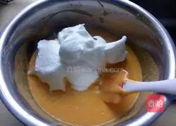 Illustration of how to make pumpkin chiffon cake 7