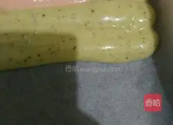 Illustration of how to make colorful cake rolls 11