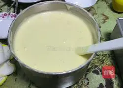 Illustration of how to make chiffon cake square mold 8