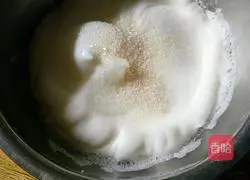 Illustration of how to make eight-inch yogurt chiffon cake 7