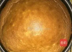 Illustration of making whole egg sponge cake 7