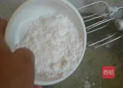 Illustration of how to make eight-inch chiffon cake 9