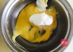 Six-Inch Chiffon Cake recipe illustration 8