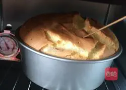 Illustration of how to make chiffon cake 11