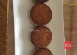 Illustration of how to make pumpkin sandwich cake 6