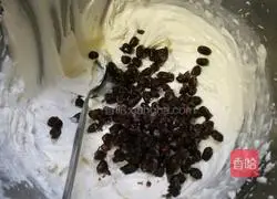 Illustration of Matcha Honey Bean Towel Roll 10