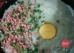 Illustration of how to make egg and ham pancakes 4
