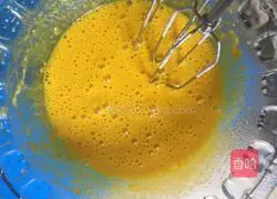 Illustration of how to make 8-inch native egg yogurt chiffon cake 9