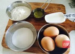 Illustration of how to make orange jam cake roll 1