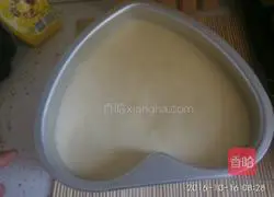 Illustration of how to make eight-inch chiffon heart-shaped cake 13
