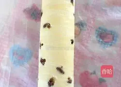 Illustration of how to make raisin cake roll 16 