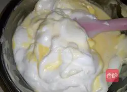 Illustration of how to make meat floss and seaweed cake rolls 9