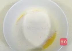 Coconut Cake Roll Recipe Illustration 6