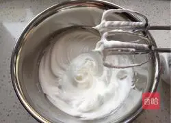 Illustration of how to make dragon fruit chiffon cake (8 inches) 8