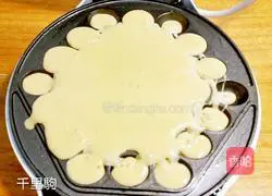 Illustration of how to make Hong Kong egg waffles 6