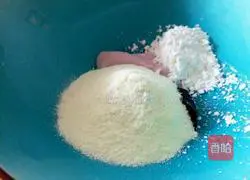 Illustration of how to make blueberry melted beans 3