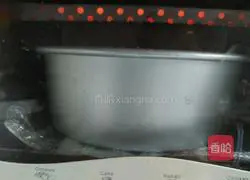 Chocolate Sauce Chiffon Cake (8-inch) Recipe Illustration 7