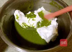 Matcha Chiffon Cake Recipe Illustration 8