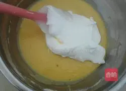 Camouflage chiffon meat floss cake roll recipe illustration 5