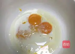 Illustration of how to make cherry strawberry jam cake roll 2