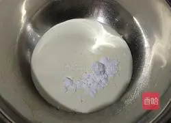 Illustration of how to make cocoa cream layer cake 17