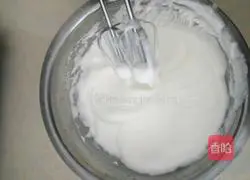 Illustration of how to make cream cake roll 7